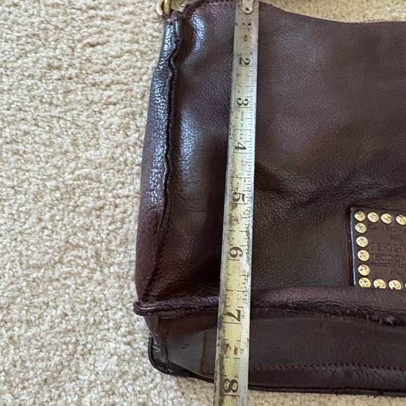 Campomaggi Rich Brown Leather Crossbody with Gold Accents - Picture 10 of 12
